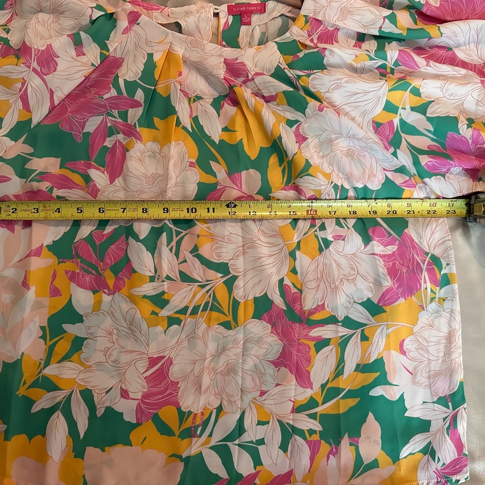 Spring Top by Flying Tomato - Picture 4 of 4